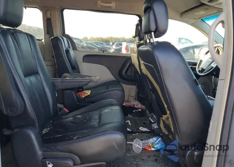 2016 Chrysler Town & Country Touring из США, поврежденный, VIN 2C4RC1BG6GR189459